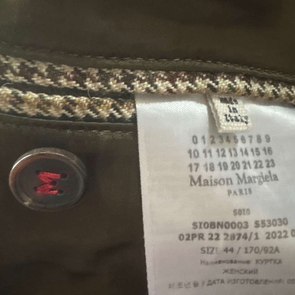 Maison Margiela Houndstooth Plaid Cape Jacket Brown Camel Wool IT 44 US Size 12 - Picture 16 of 16